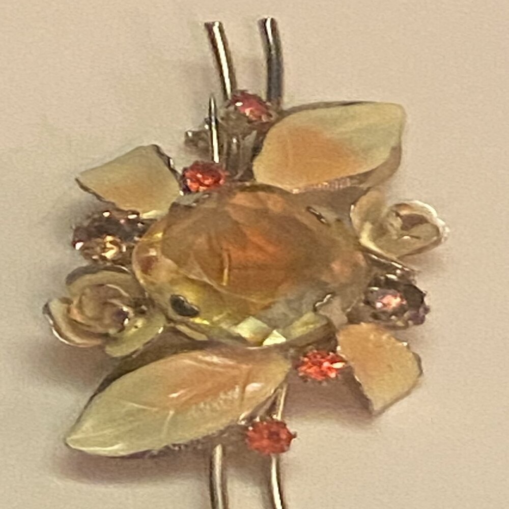 Vintage floral Brooch